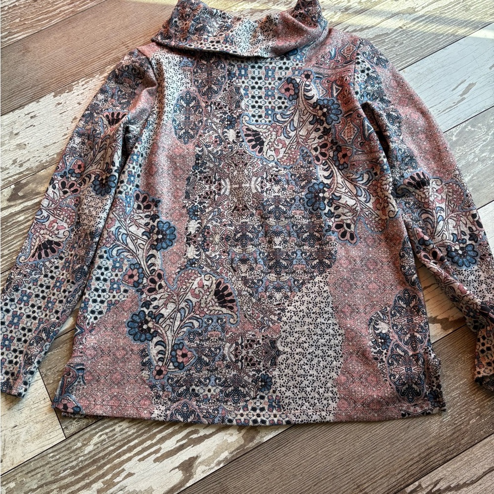 Women's Pink Paisley Turtleneck Long-Sleeve Top